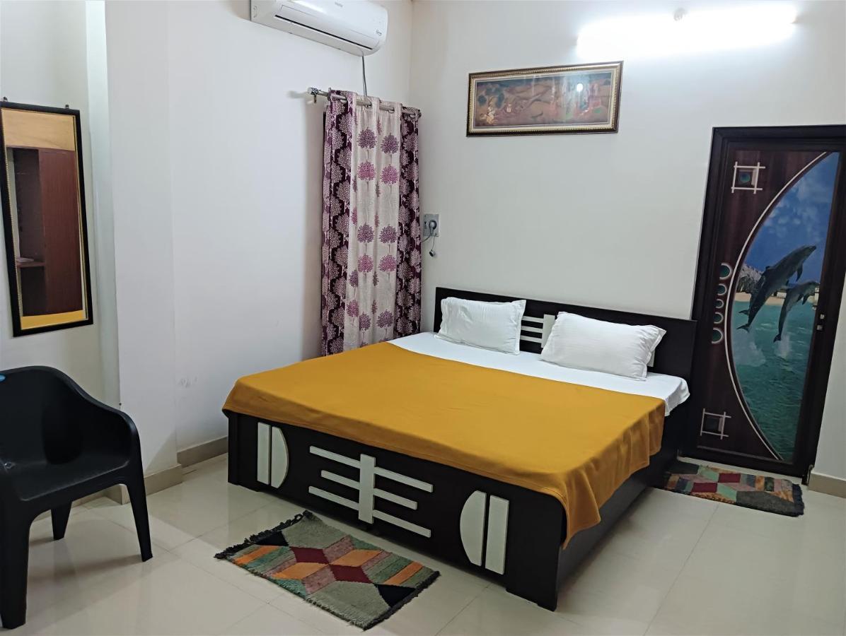 Varuna Palace-Fully Vaccinated Staff Varanasi Exterior photo