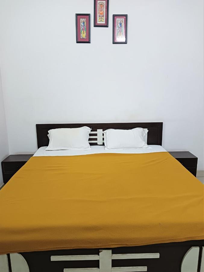 Varuna Palace-Fully Vaccinated Staff Varanasi Exterior photo